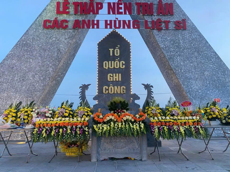 TIẾN ĐỘ KHAI QUẬT MỘ LIỆT SĨ CHƯA RÕ THÔNG TIN ĐỂ LẤY MẪU HÀI CỐT PHỤC VỤ CÔNG TÁC TÌM KIẾM, XÁC ĐỊNH THÔNG TIN LIỆT SĨ TẠI NGHĨA TRANG LIỆT SĨ QUỲNH KHÊ, XÃ NGUYỄN DU.